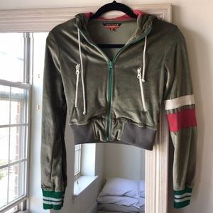 ASTRAL FREAKS green velour cropped jacket (M) ✨